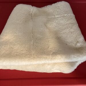 Akira Chicago Red Label Faux Fur White Infinity Scarf